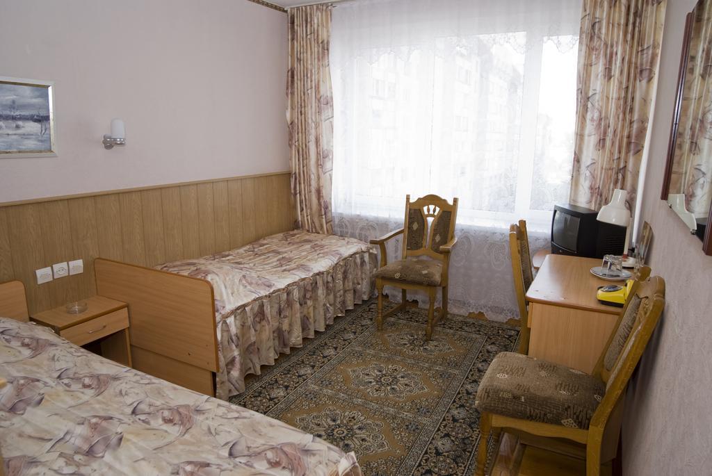 Rizhskaya Hotel Pskov Exterior photo